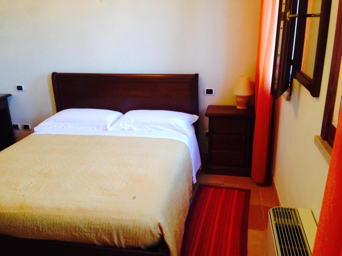 Il Paradello Albergo Porto Levante Szoba fotó